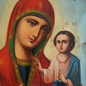 Старинная икона Божьей Матери Тихвинская